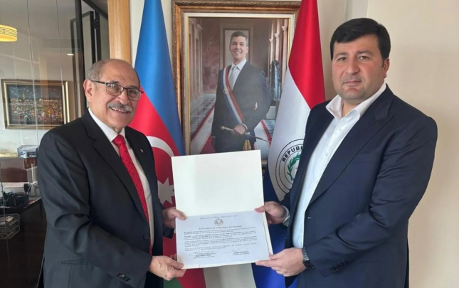 paraqvay-azerbaycana-fexri-konsul-teyin-edib