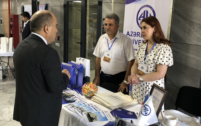 Azərbaycan Universiteti ali təhsil müəssisələrinin sərgisində təmsil olunur  – Fotolar