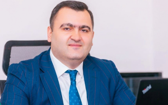 İki ay yarım əvvəl müşavir təyin edilmişdi  – Ayrıldı