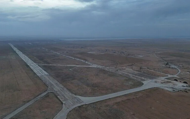 suriyada-herbi-aerodroma-zerbe-endirildi