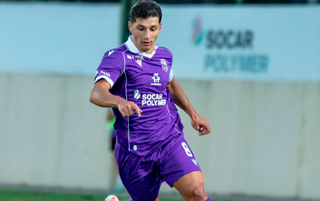 esebilesib-ozune-xesaret-yetiren-futbolcuya