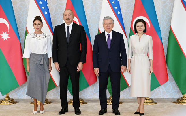 prezidentler-ve-birinci-xanimlar-kuksaroyda-birge-foto-cekdirdiler