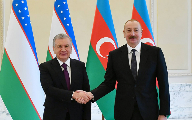 siyasi-etimad-iqtisadi-terefdasliga-cevrilir