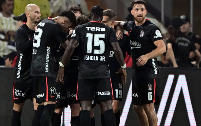 besiktas-derbide-fenerbaxcani-meglub-etdi