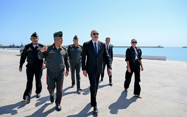 prezident-herbi-deniz-quvvelerinde-olub