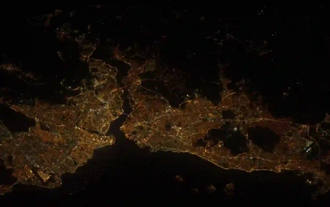 istanbul-kosmosdan-bele-gorunur
