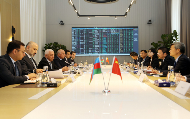 azerenerji-ve-china-energy-rehberliyinin-gorusu-olub