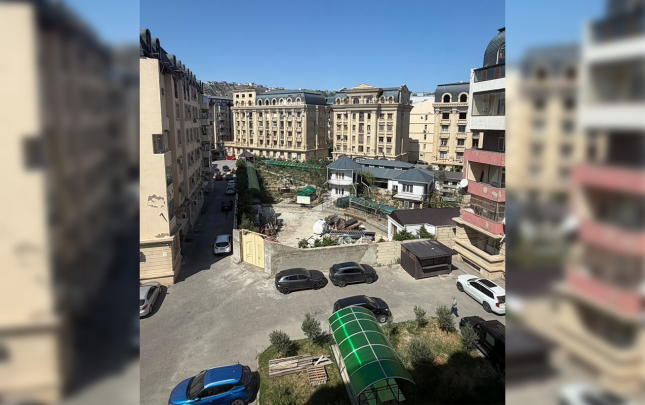 bey-mamed-yasayis-kompleksinin-heyetini-hasarlayib-ozune-villa-tikdirir