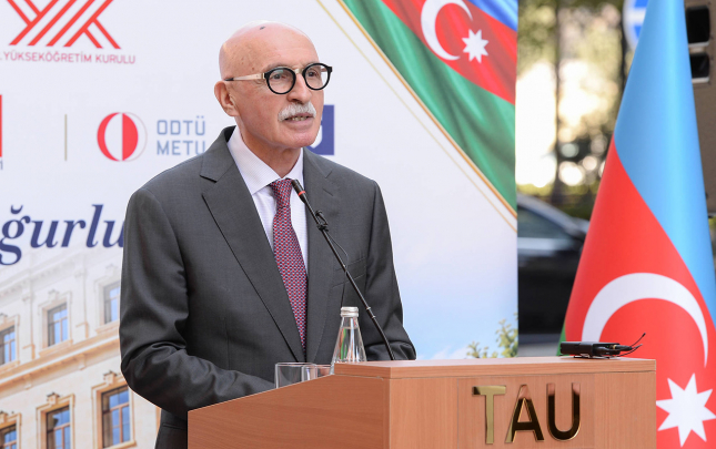 firudin-qurbanov-turkiye-azerbaycan-universitetinin-bilik-gunu-tedbirinde