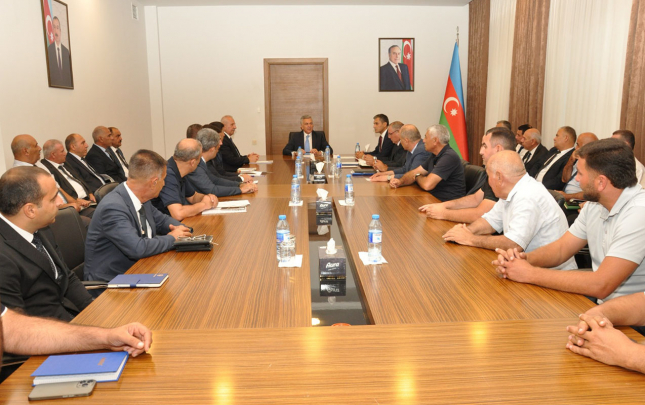 bilesuvarda-kend-teserrufatinin-inkisafi-ile-bagli-muzakireler-aparildi