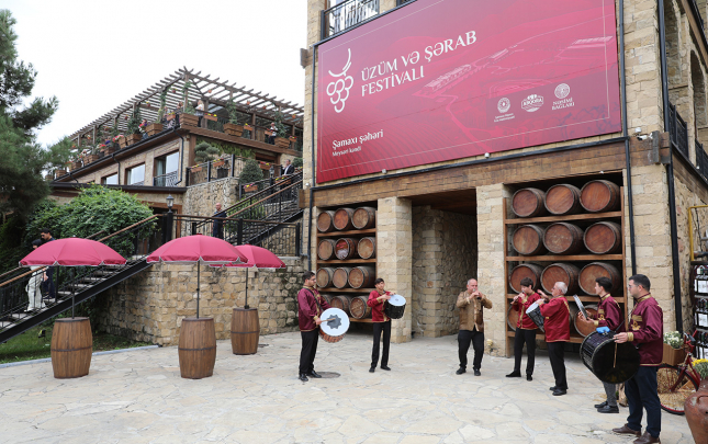 samaxida-uzum-ve-serab-festivali-baslayib