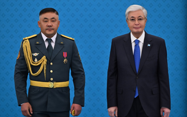tokayev-yeni-mudafie-naziri-teyin-etdi