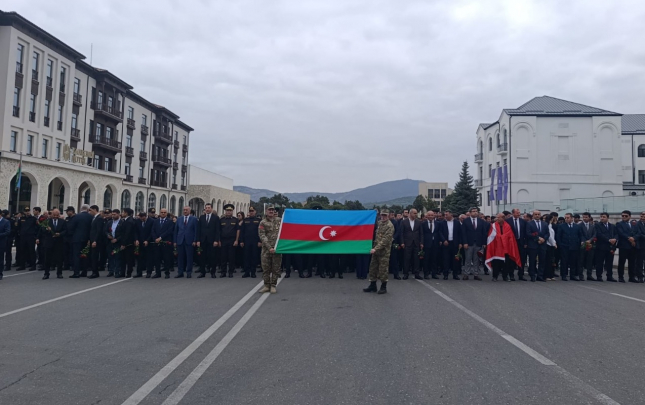 xankendide-zefer-parkina-yurus