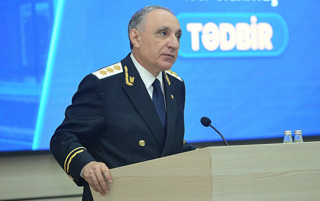 Kamran Əliyev prokurorlara və hakimlərə təşəkkür edib
