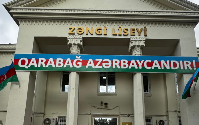 Liseyin yaxınlığında ağac yandı, məktəbin elektrik xətləri zərər gördü