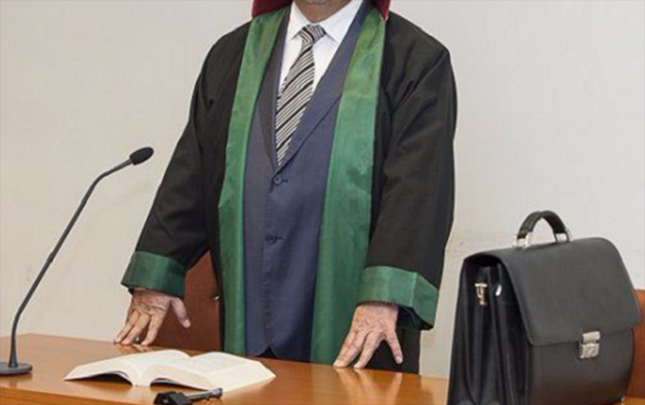 vekillerin-huquqi-mudafiesi-ile-bagli-qanunvericilik-tekmillesdirilir