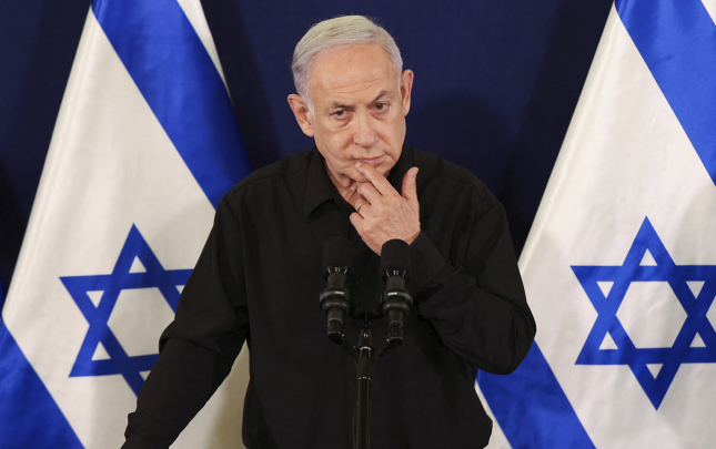 netanyahu-flydubai-teyyaresinde-bas-verenlerden-danisdi