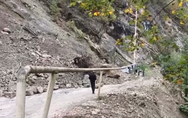 quba-xinaliq-yolunda-torpaq-surusmesi