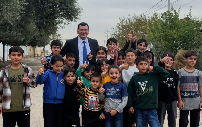 ceyildag-qesebesinde-vetendaslarin-seyyar-qebulu-kecirildi