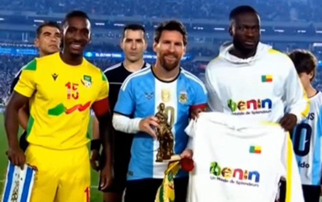 neftcinin-futbolcusu-messiye-hediyye-verdi