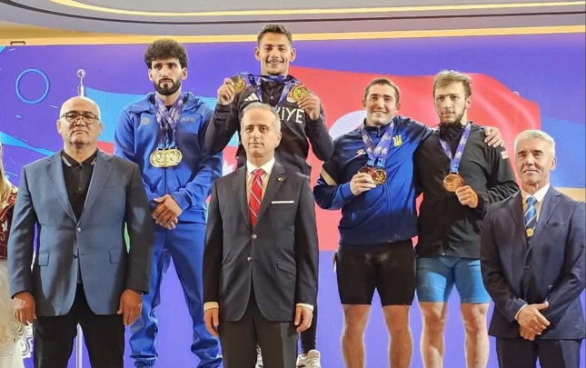 fuad-hesenov-avropa-birinciliyinde-3-medal-qazandi