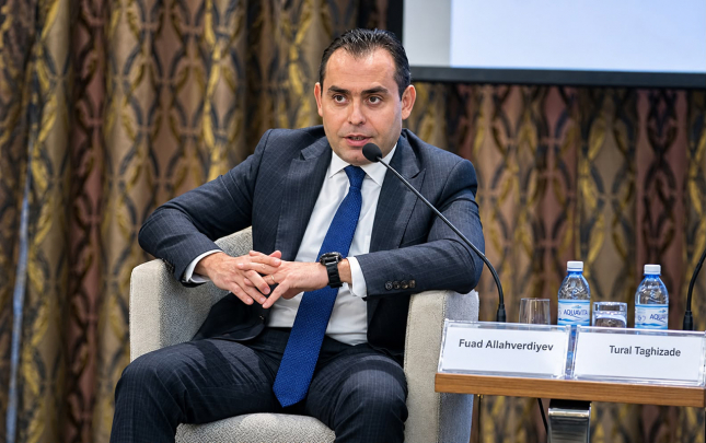 fuad-allahverdiyev-arvadini-hebs-etdirmisdi