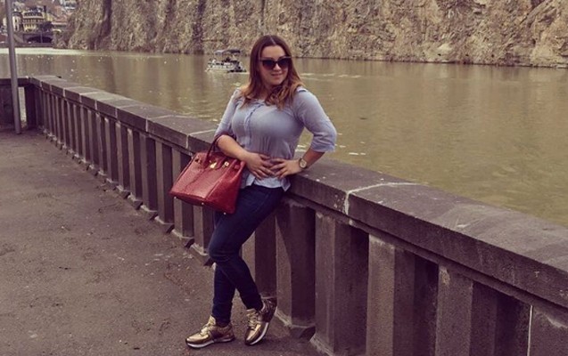 xatire-gurcustanda-bele-dincelir