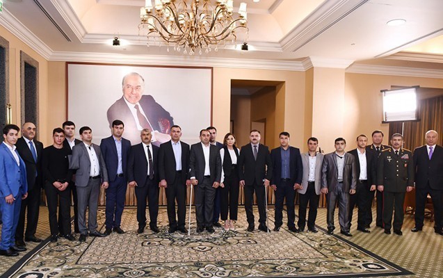 mehriban-eliyeva-herbcilerle-gorusdu