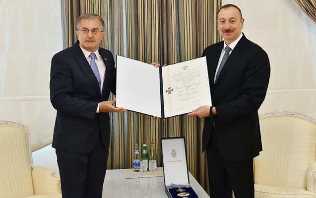 ilham-eliyeve-ali-orden-teqdim-edildi