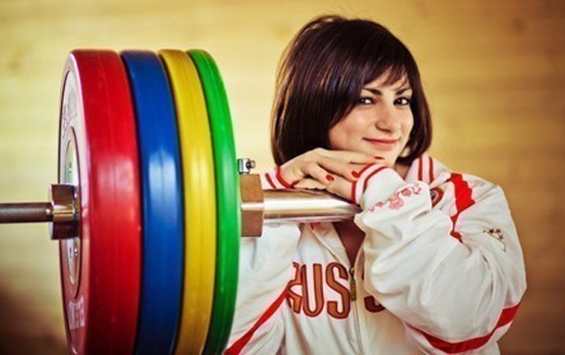 rus-agirliqqaldiran-gumus-medaldan-mehrum-olundu