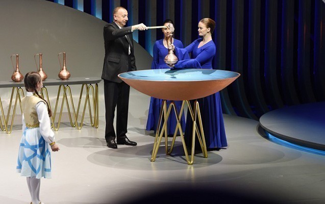 ilham-eliyev-suyu-usaqlara-verdi