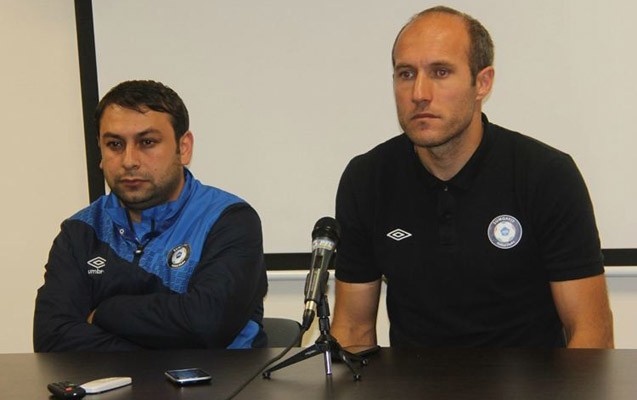 futbolcunu-meydana-buraxanda-namaz-qildirmiram