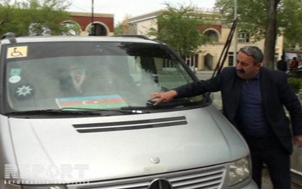 mikroavtobus-ov-eden-ereblerin-gullesine-tus-geldi