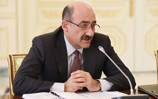 nazir-qadinlari-tebrik-etdi