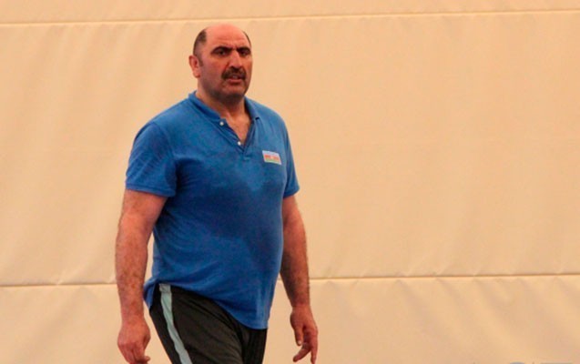 azerbaycan-millisinde-yeni-bas-mesqci