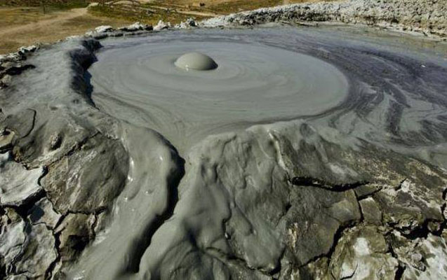 azerbaycanda-vulkan-puskurdu