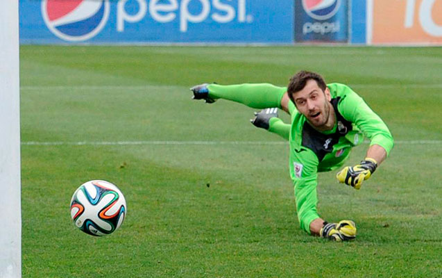 qebele-onunla-muqavile-bagladi