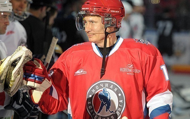 putin-hokkey-oyununda-6-sayba-vurdu