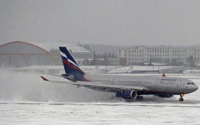 moskva-aeroportunda-aviareysler-texire-salindi