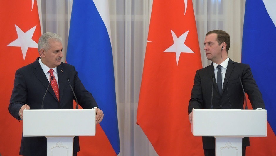 medvedev-turkiyeye-gedir