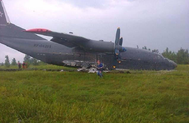 herbi-teyyare-qezaya-ugrayib