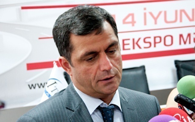 cavab-vermediyim-butun-jurnalistlerden-uzr-isteyirem