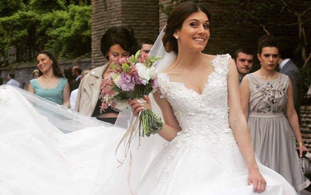 azerbaycan-komandasinin-futbolcusu-bu-qizla-evlendi