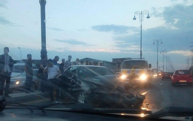 baki-sumqayit-yolundaki-qeza-tixac-yaratdi