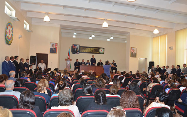 eldar-ezizov-sakinlerin-problemleri-ile-tanis-oldu