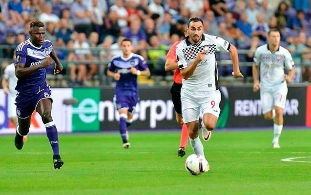 qebeleden-ayrilan-futbolcu