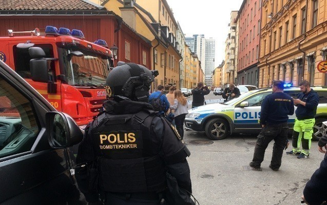 yuk-masinini-piyadalarin-ustune-surdu