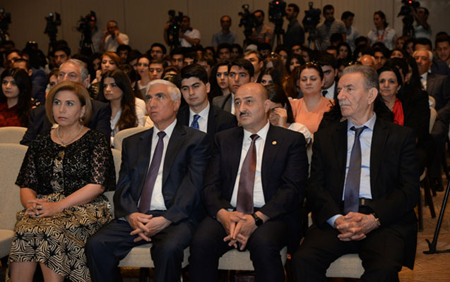 yap-konfrans-kecirib