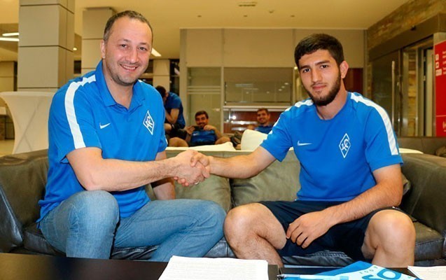 azerbaycanli-futbolcu-rusiya-klubu-ile-muqavile-imzaladi