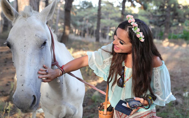 leyla-eliyeva-zooparka-bas-cekdi